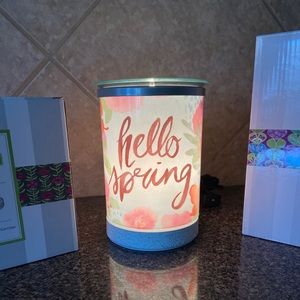 NIB Hello Spring Scentsy Warmer & Cement Base